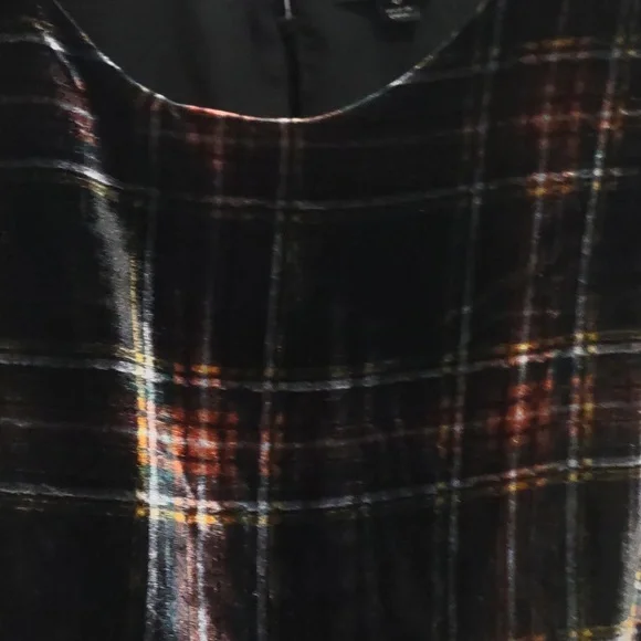 J CREW TOP. - Picture 13 of 17